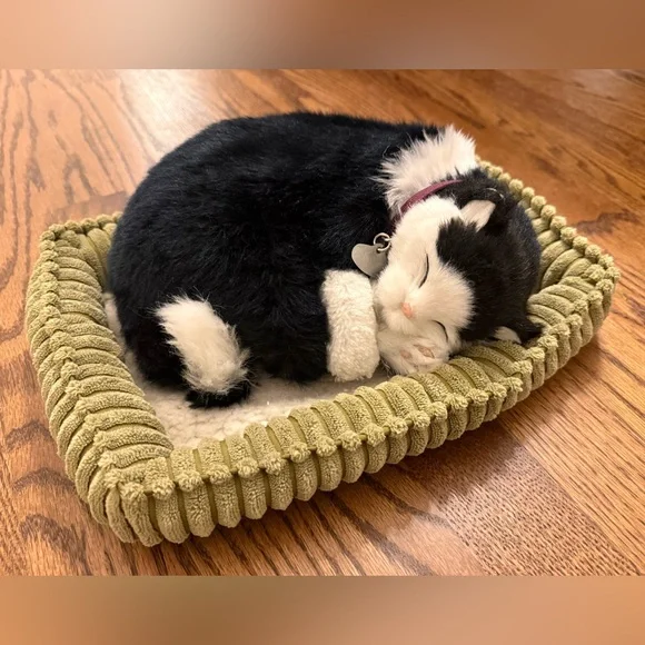 Perfect Petzzz Sleeping Cat Plush - Black and White Realistic Breathing. - Picture 2 of 5